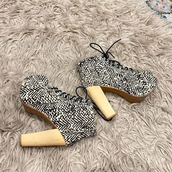 Jeffrey Campbell Lita Platform Fur Booties size 5.5 - Picture 3 of 9